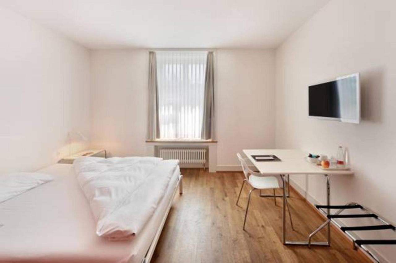 ホテル アム シュロスパーク Binningen 部屋 写真